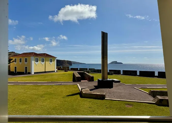 De Castelo De S. Sebastiao Angra do Heroísmo