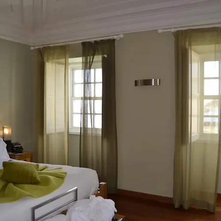 De Castelo De S. Sebastiao Angra do Heroísmo