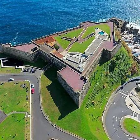 De Castelo De S. Sebastiao Angra do Heroísmo