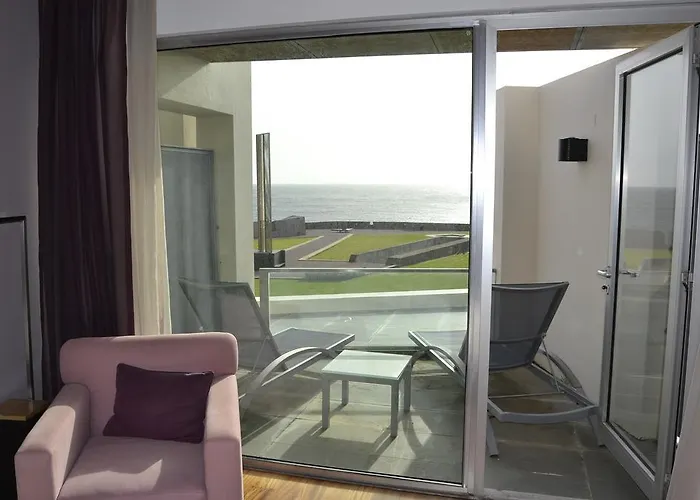 De Castelo De S. Sebastiao 앙그라두에루이스무